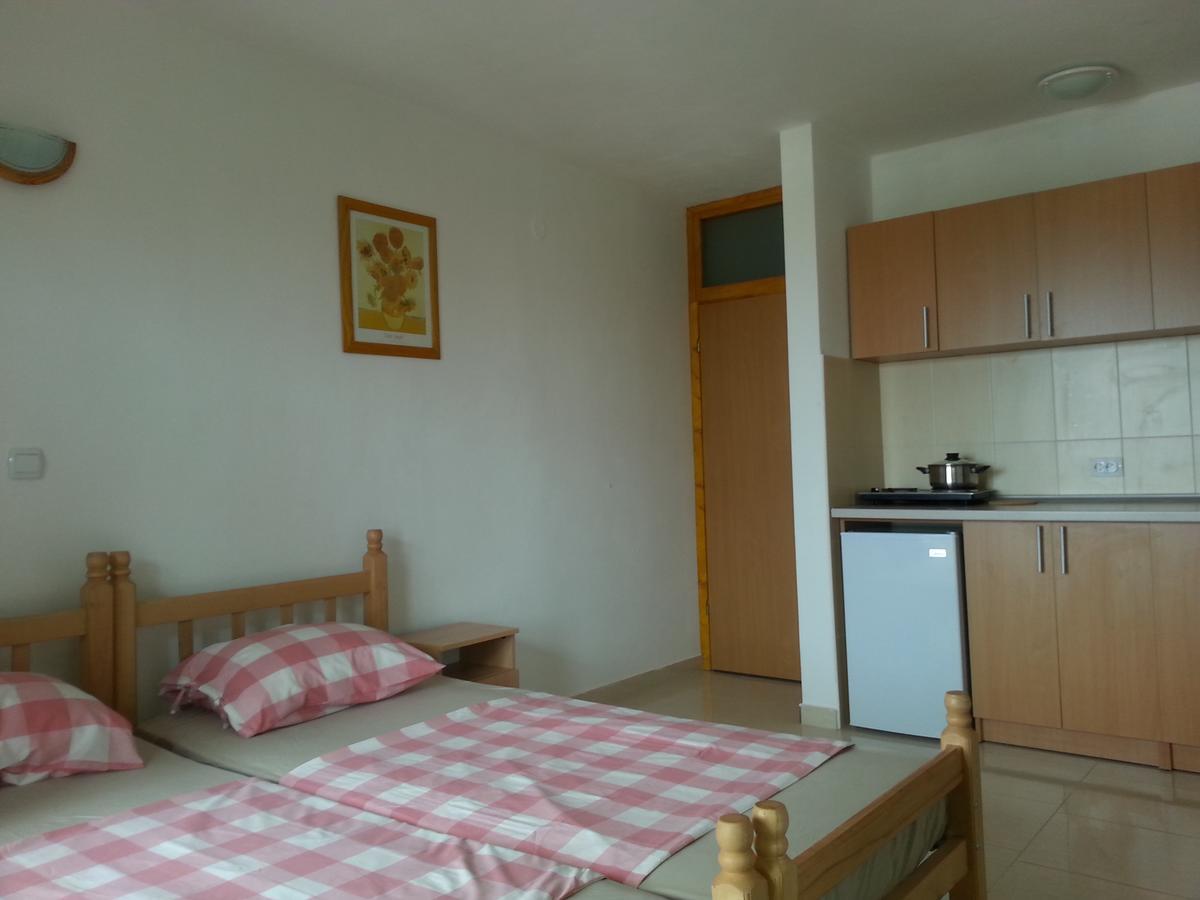 Apartments Nurkovic Dobra Voda Esterno foto